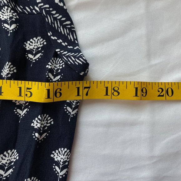 Loft Blue Floral Sleeveless Button Front 4" Shorts Romper Size Large Women’s - Picture 11 of 13